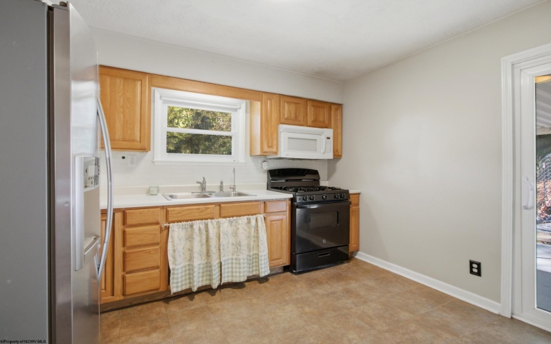 595 Owens Avenue, Fairmont, West Virginia 26554, 3 Bedroom Bedrooms, 6 Room Rooms,1 BathroomBathrooms,Single Family Detached,For Sale,Owens,0,10167537