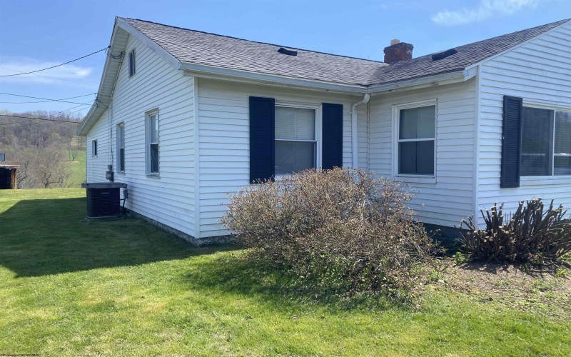 51 Pleasantview Road, Rivesville, West Virginia 26588, 3 Bedroom Bedrooms, 6 Room Rooms,1 BathroomBathrooms,Single Family Detached,For Sale,Pleasantview,0,10164200