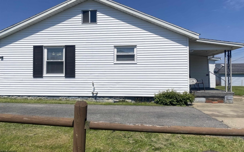 51 Pleasantview Road, Rivesville, West Virginia 26588, 3 Bedroom Bedrooms, 6 Room Rooms,1 BathroomBathrooms,Single Family Detached,For Sale,Pleasantview,0,10164200