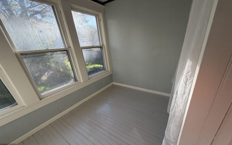 355 Wilson Street, Clarksburg, West Virginia 26301, 3 Bedroom Bedrooms, 7 Room Rooms,1 BathroomBathrooms,Single Family Detached,For Sale,Wilson,0,10167535