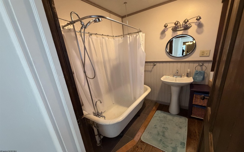 355 Wilson Street, Clarksburg, West Virginia 26301, 3 Bedroom Bedrooms, 7 Room Rooms,1 BathroomBathrooms,Single Family Detached,For Sale,Wilson,0,10167535