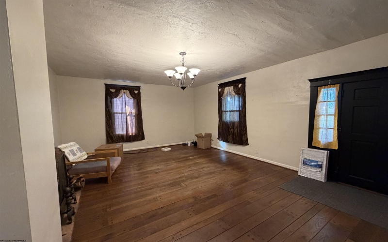 355 Wilson Street, Clarksburg, West Virginia 26301, 3 Bedroom Bedrooms, 7 Room Rooms,1 BathroomBathrooms,Single Family Detached,For Sale,Wilson,0,10167535