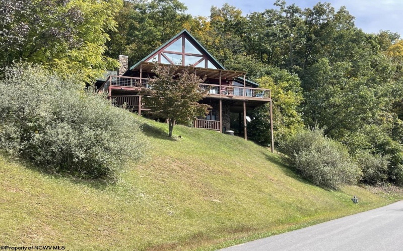 717 Lakeview Drive, Horner, West Virginia 26372, 3 Bedroom Bedrooms, 7 Room Rooms,3 BathroomBathrooms,Single Family Detached,For Sale,Lakeview,0,10167534
