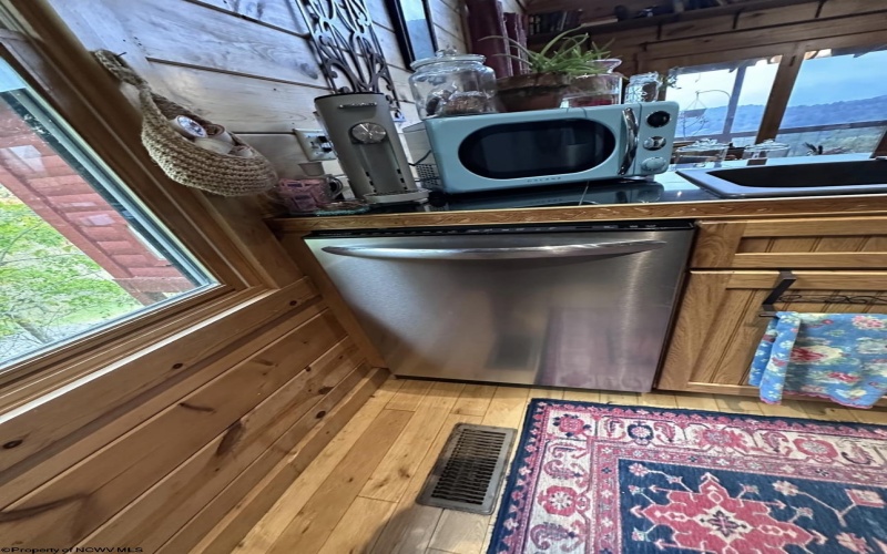 717 Lakeview Drive, Horner, West Virginia 26372, 3 Bedroom Bedrooms, 7 Room Rooms,3 BathroomBathrooms,Single Family Detached,For Sale,Lakeview,0,10167534