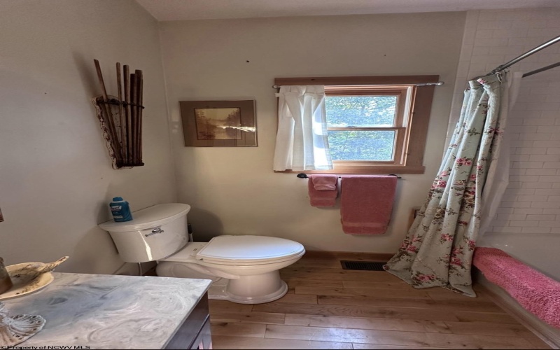 717 Lakeview Drive, Horner, West Virginia 26372, 3 Bedroom Bedrooms, 7 Room Rooms,3 BathroomBathrooms,Single Family Detached,For Sale,Lakeview,0,10167534