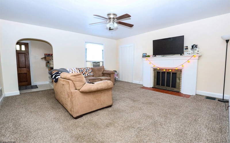 228 Cornell Avenue, Morgantown, West Virginia 26508, 3 Bedroom Bedrooms, 5 Room Rooms,2 BathroomBathrooms,Residential Rentals,For Rent,Cornell,0,10167570
