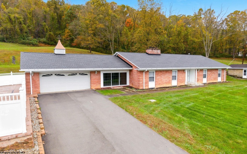 3574 Freedom Highway, Fairmont, West Virginia 26554, 3 Bedroom Bedrooms, 12 Room Rooms,3 BathroomBathrooms,Single Family Detached,For Sale,Freedom,0,10167557
