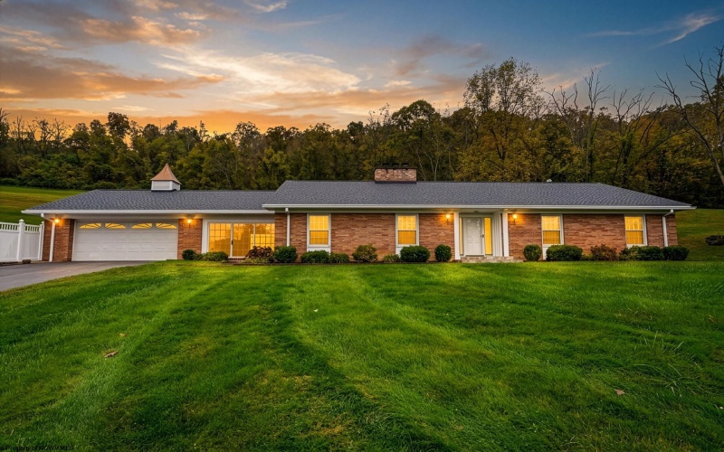 3574 Freedom Highway, Fairmont, West Virginia 26554, 3 Bedroom Bedrooms, 12 Room Rooms,3 BathroomBathrooms,Single Family Detached,For Sale,Freedom,0,10167557