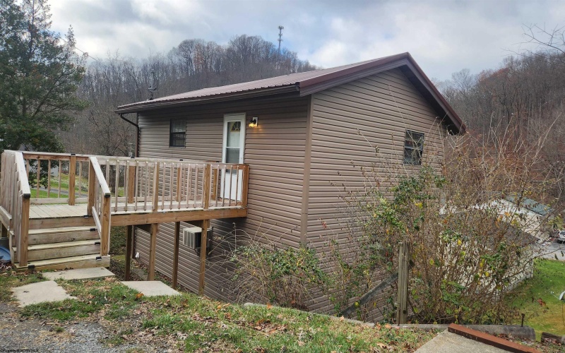 1752 Tyrone Road, Morgantown, West Virginia 26508, 1 Bedroom Bedrooms, 2 Room Rooms,1 BathroomBathrooms,Residential Rentals,For Rent,Tyrone,0,10167579