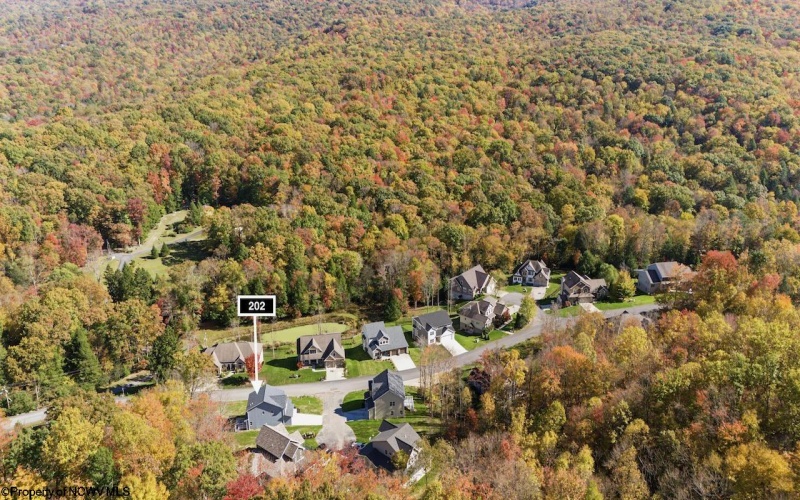 202 Sabre Court, Morgantown, West Virginia 26508, 3 Bedroom Bedrooms, 8 Room Rooms,3 BathroomBathrooms,Single Family Detached,For Sale,Sabre,0,10167603
