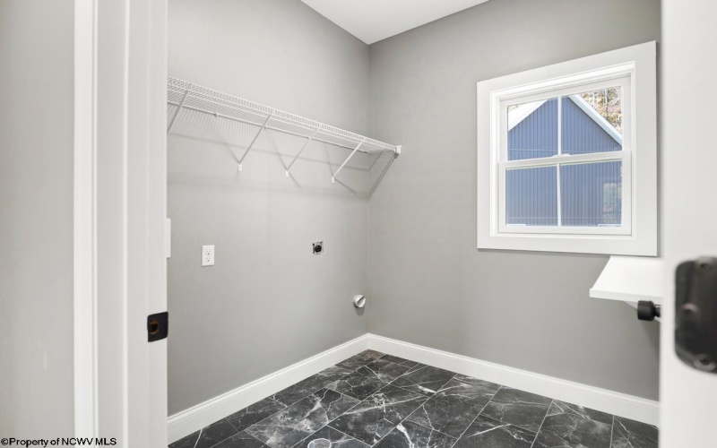 202 Sabre Court, Morgantown, West Virginia 26508, 3 Bedroom Bedrooms, 8 Room Rooms,3 BathroomBathrooms,Single Family Detached,For Sale,Sabre,0,10167603