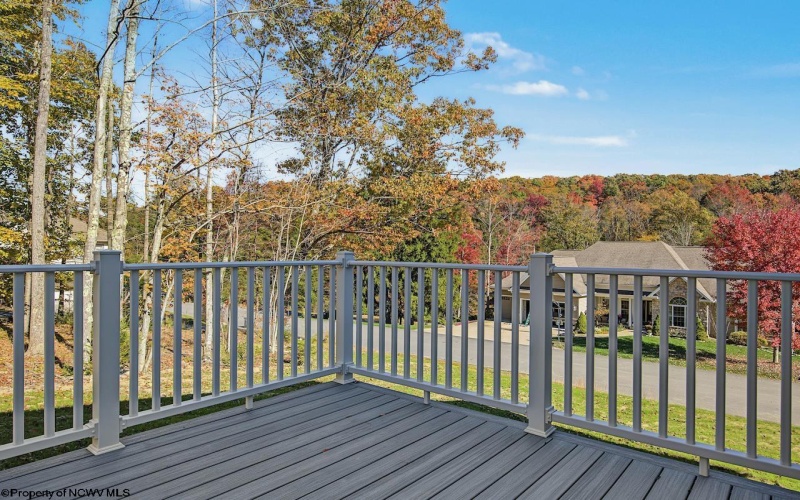 202 Sabre Court, Morgantown, West Virginia 26508, 3 Bedroom Bedrooms, 8 Room Rooms,3 BathroomBathrooms,Single Family Detached,For Sale,Sabre,0,10167603