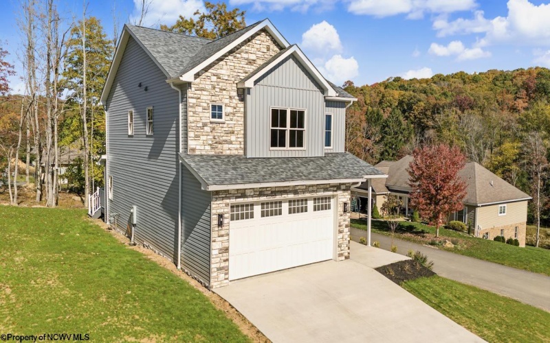 202 Sabre Court, Morgantown, West Virginia 26508, 3 Bedroom Bedrooms, 8 Room Rooms,3 BathroomBathrooms,Single Family Detached,For Sale,Sabre,0,10167603