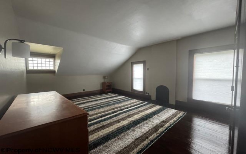207 Morgantown Street, Kingwood, West Virginia 26537-1360, 3 Bedroom Bedrooms, 6 Room Rooms,2 BathroomBathrooms,Residential Rentals,For Rent,Morgantown,0,10167620
