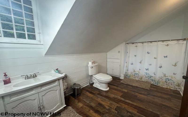 207 Morgantown Street, Kingwood, West Virginia 26537-1360, 3 Bedroom Bedrooms, 6 Room Rooms,2 BathroomBathrooms,Residential Rentals,For Rent,Morgantown,0,10167620
