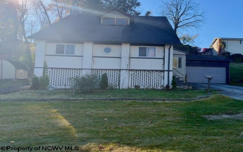 207 Morgantown Street, Kingwood, West Virginia 26537-1360, 3 Bedroom Bedrooms, 6 Room Rooms,2 BathroomBathrooms,Residential Rentals,For Rent,Morgantown,0,10167620