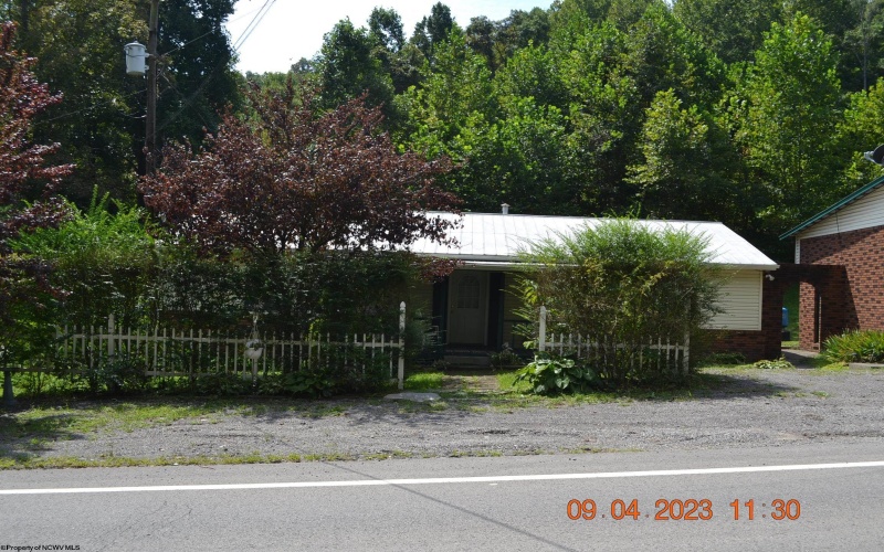 7548 Gauley Turnpike, Napier, West Virginia 26631, 3 Bedrooms Bedrooms, 5 Rooms Rooms,1 BathroomBathrooms,Single Family Detached,For Sale,Gauley,10150867