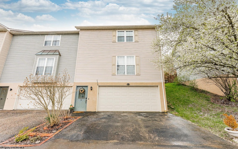 31 Clear Spring Drive, Morgantown, West Virginia 26505, 3 Bedrooms Bedrooms, 6 Rooms Rooms,2 BathroomsBathrooms,Single Family Attached,For Sale,Clear Spring,10153725