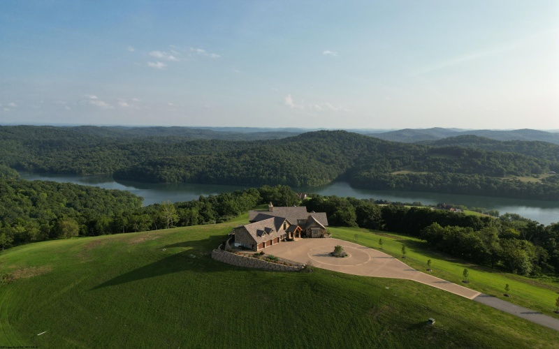 300 Mountain Retreat Drive, Horner, West Virginia 26372, 7 Bedrooms Bedrooms, 15 Rooms Rooms,7 BathroomsBathrooms,Single Family Detached,For Sale,Mountain Retreat,10153693